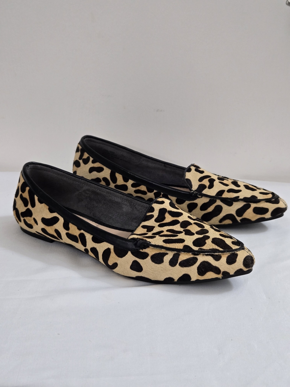 Kelly & Katie Leopard Calf Hair Pointed Toe Loafers Flats Women's 10M